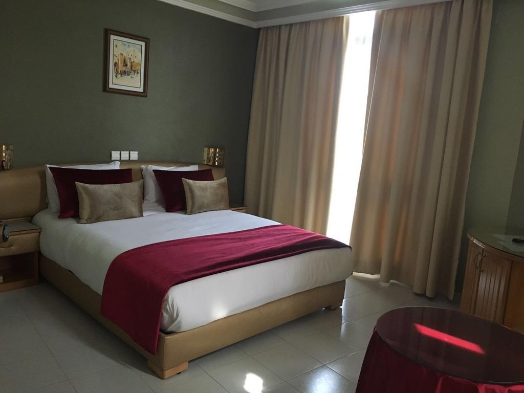 Rania Belmadina Hotel Касабланка Экстерьер фото
