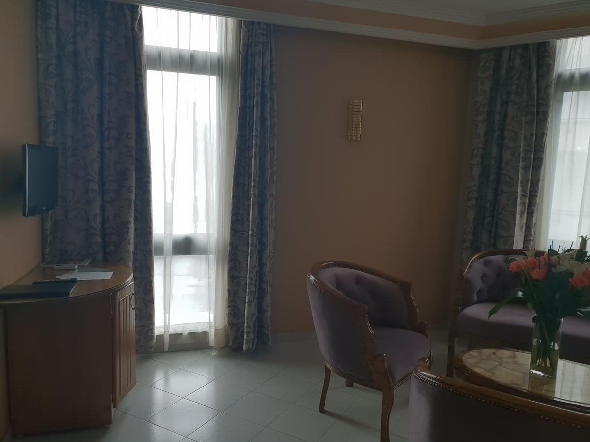 Rania Belmadina Hotel Касабланка Экстерьер фото