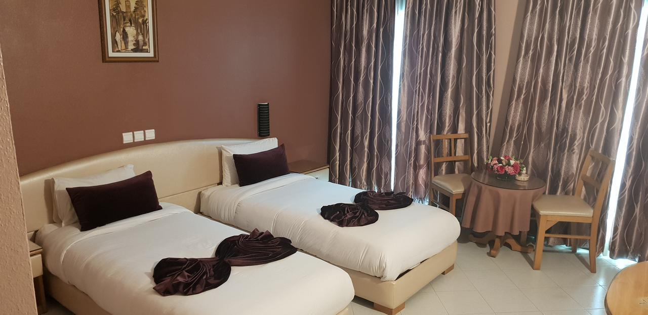 Rania Belmadina Hotel Касабланка Экстерьер фото